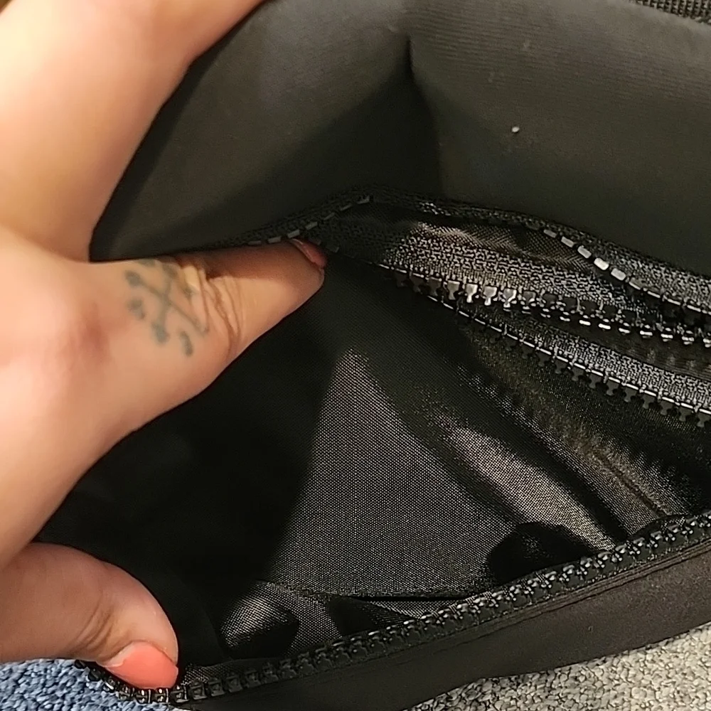 All in Motion Black Belt Bag - Picture 5 of 6